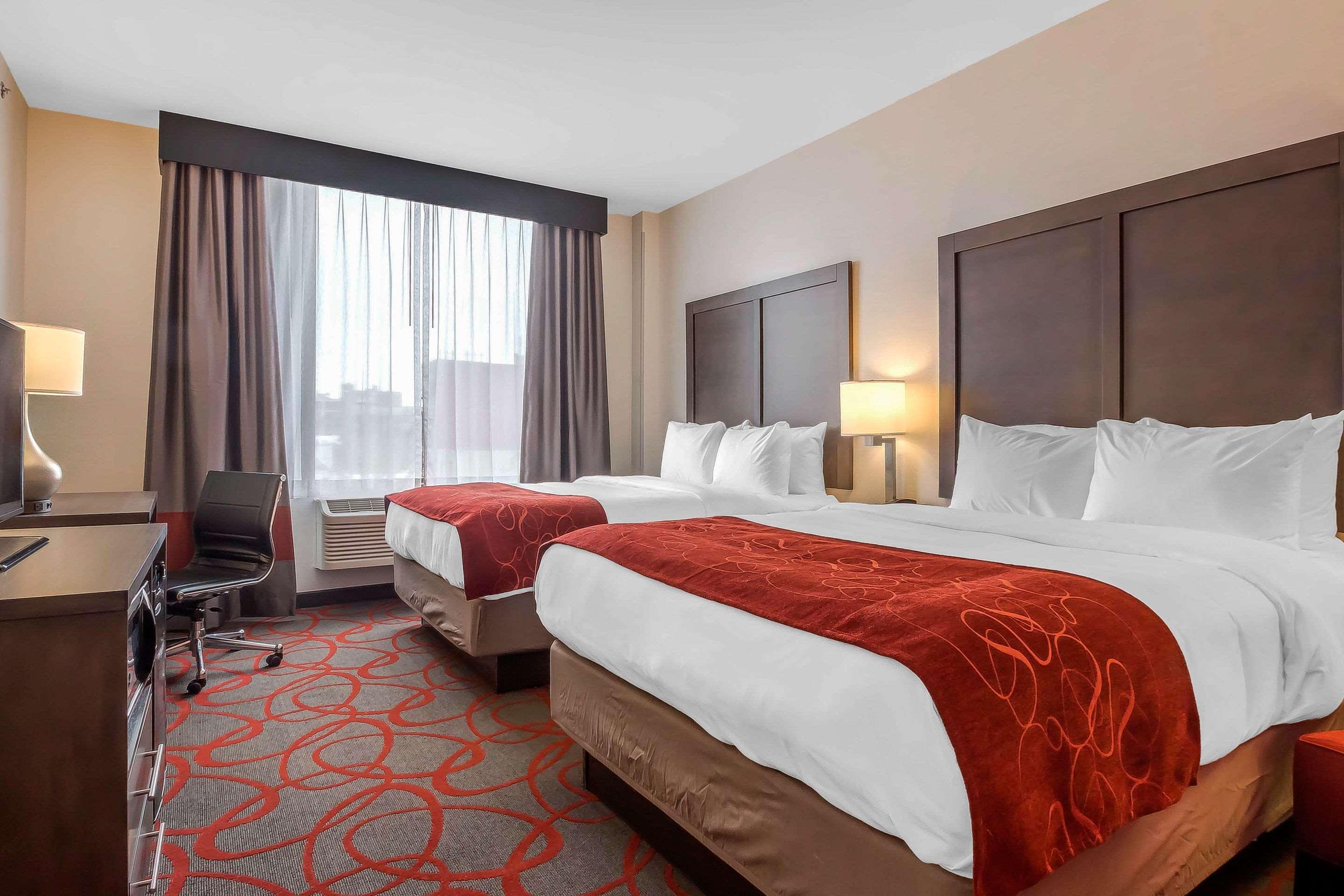 Comfort Inn & Suites Near Stadium New York Bagian luar foto