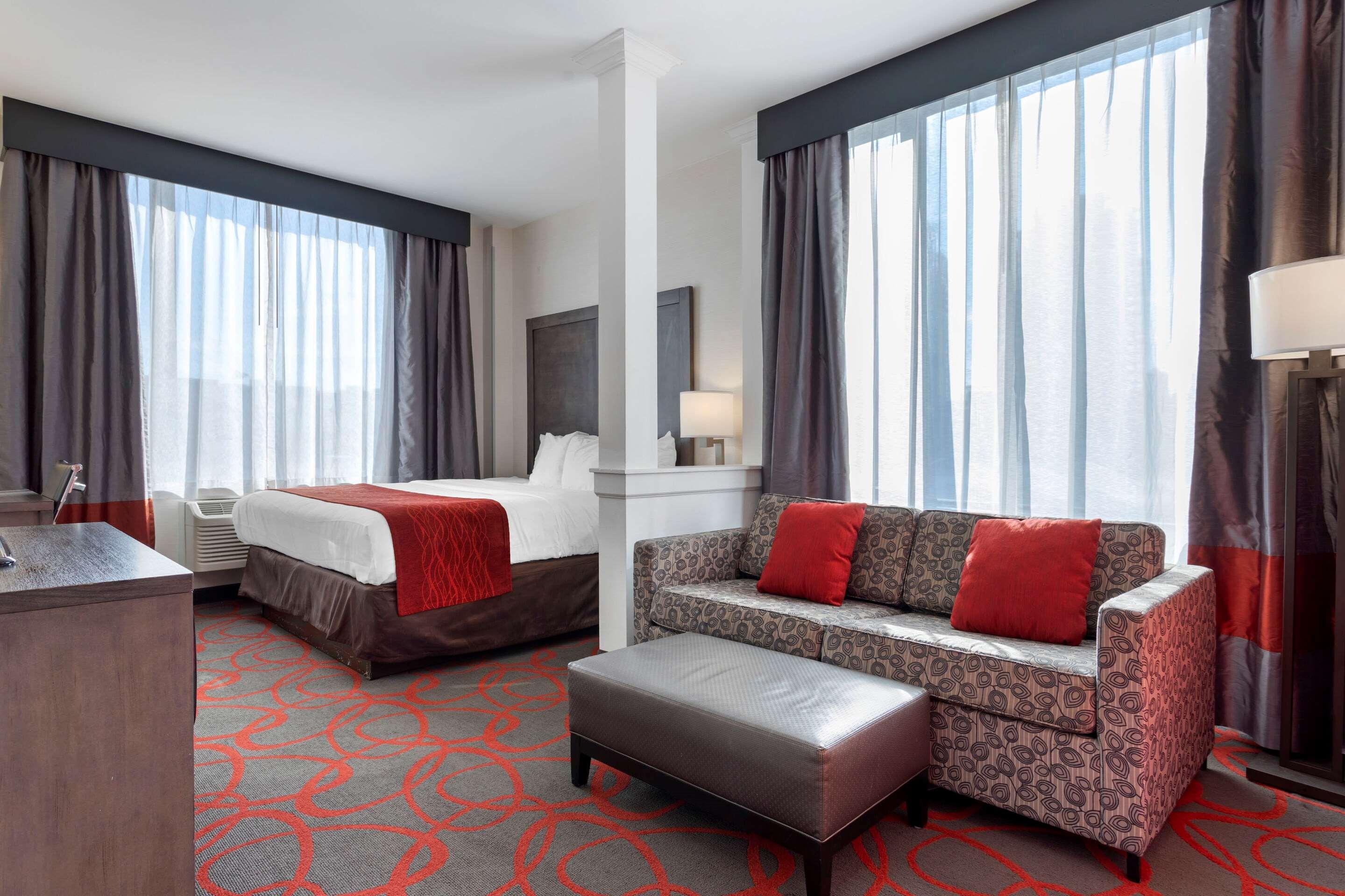 Comfort Inn & Suites Near Stadium New York Bagian luar foto