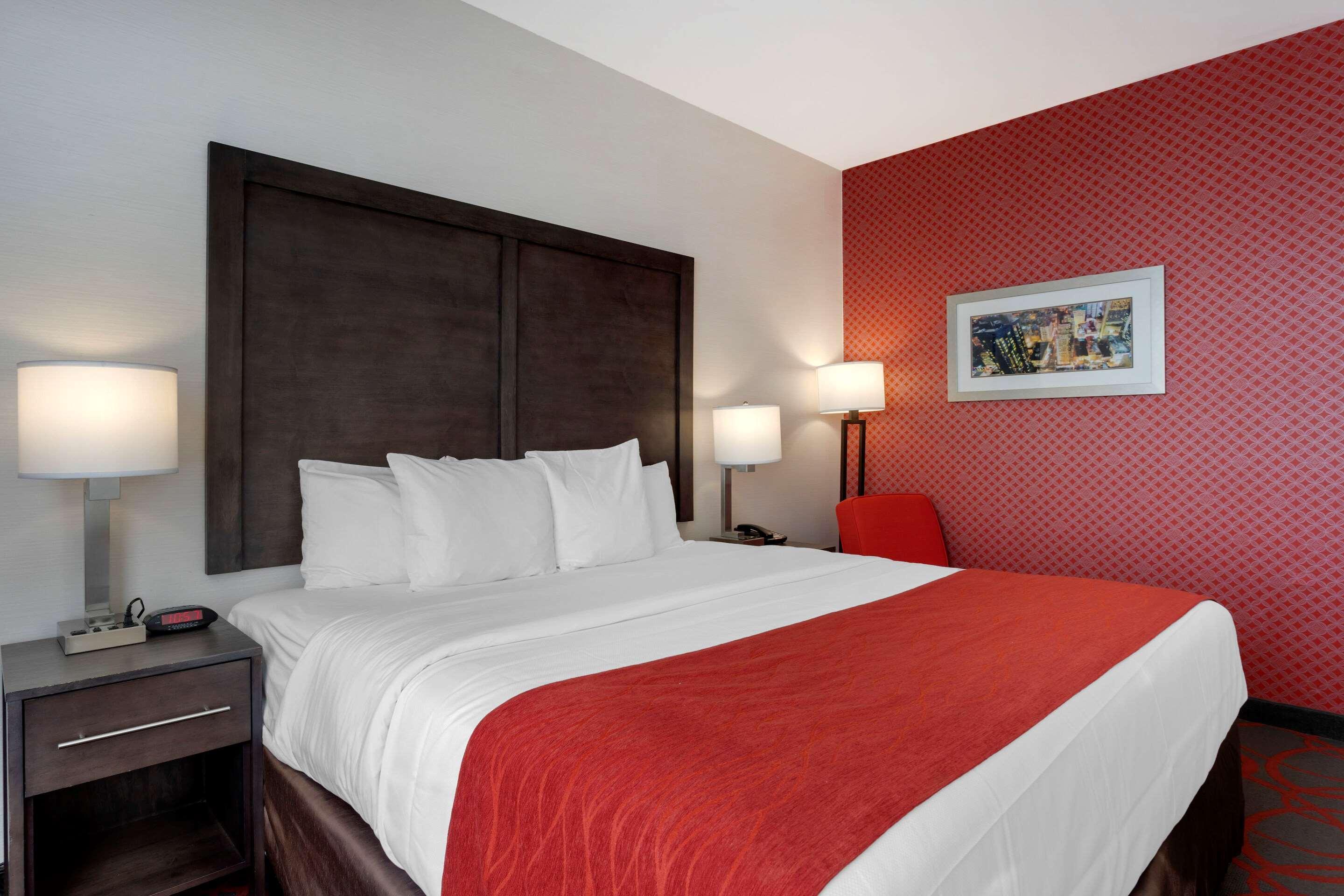 Comfort Inn & Suites Near Stadium New York Bagian luar foto