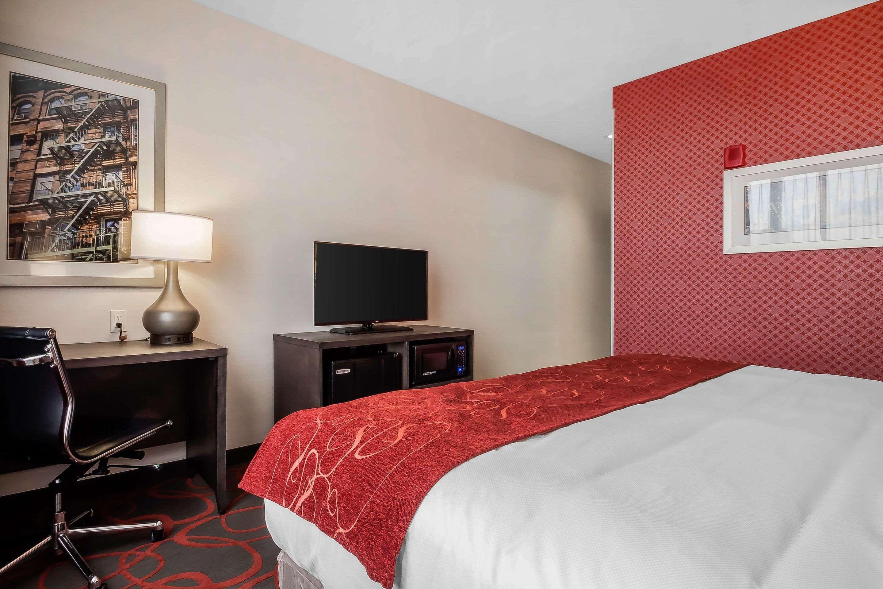 Comfort Inn & Suites Near Stadium New York Bagian luar foto