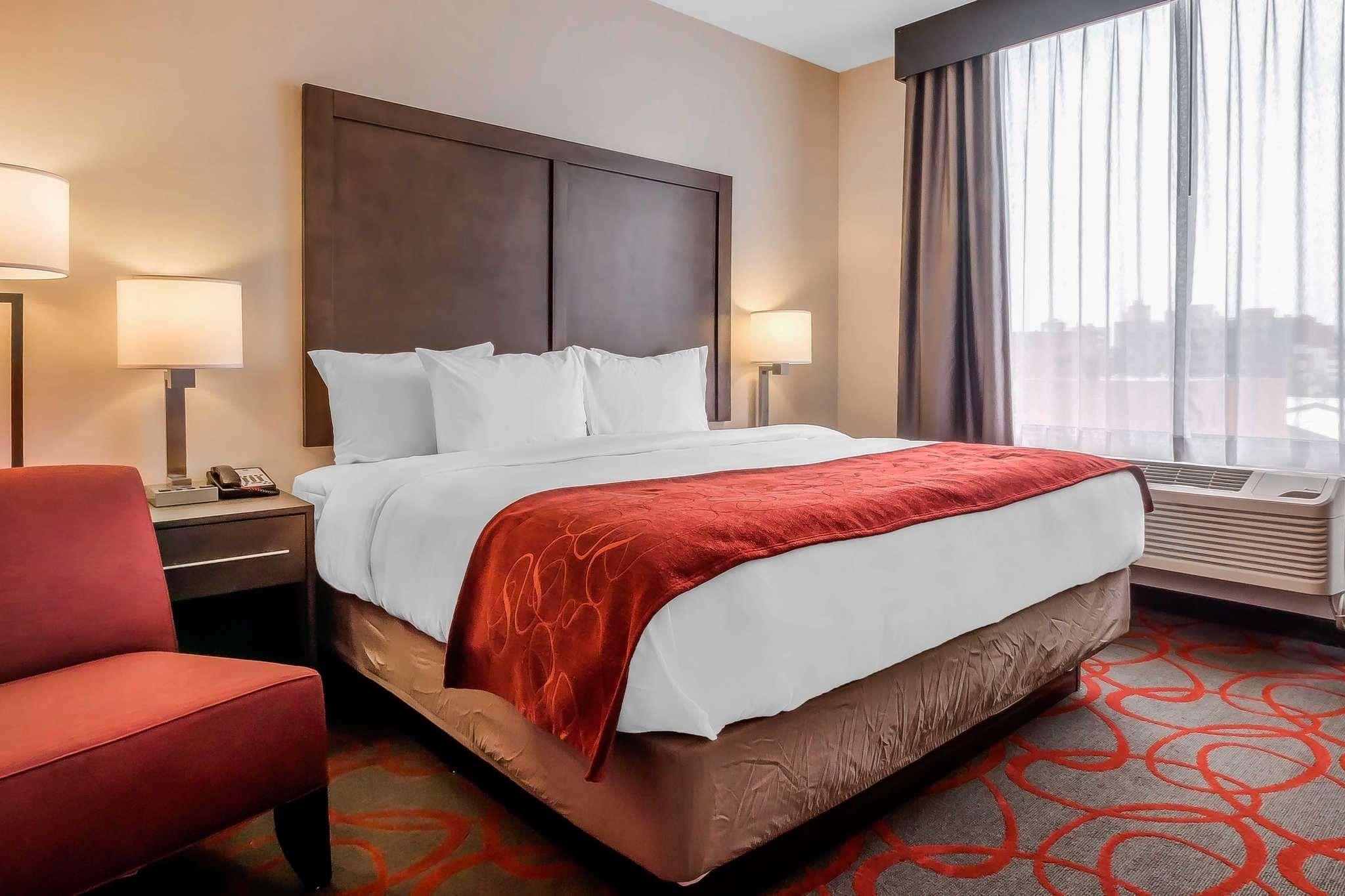 Comfort Inn & Suites Near Stadium New York Bagian luar foto