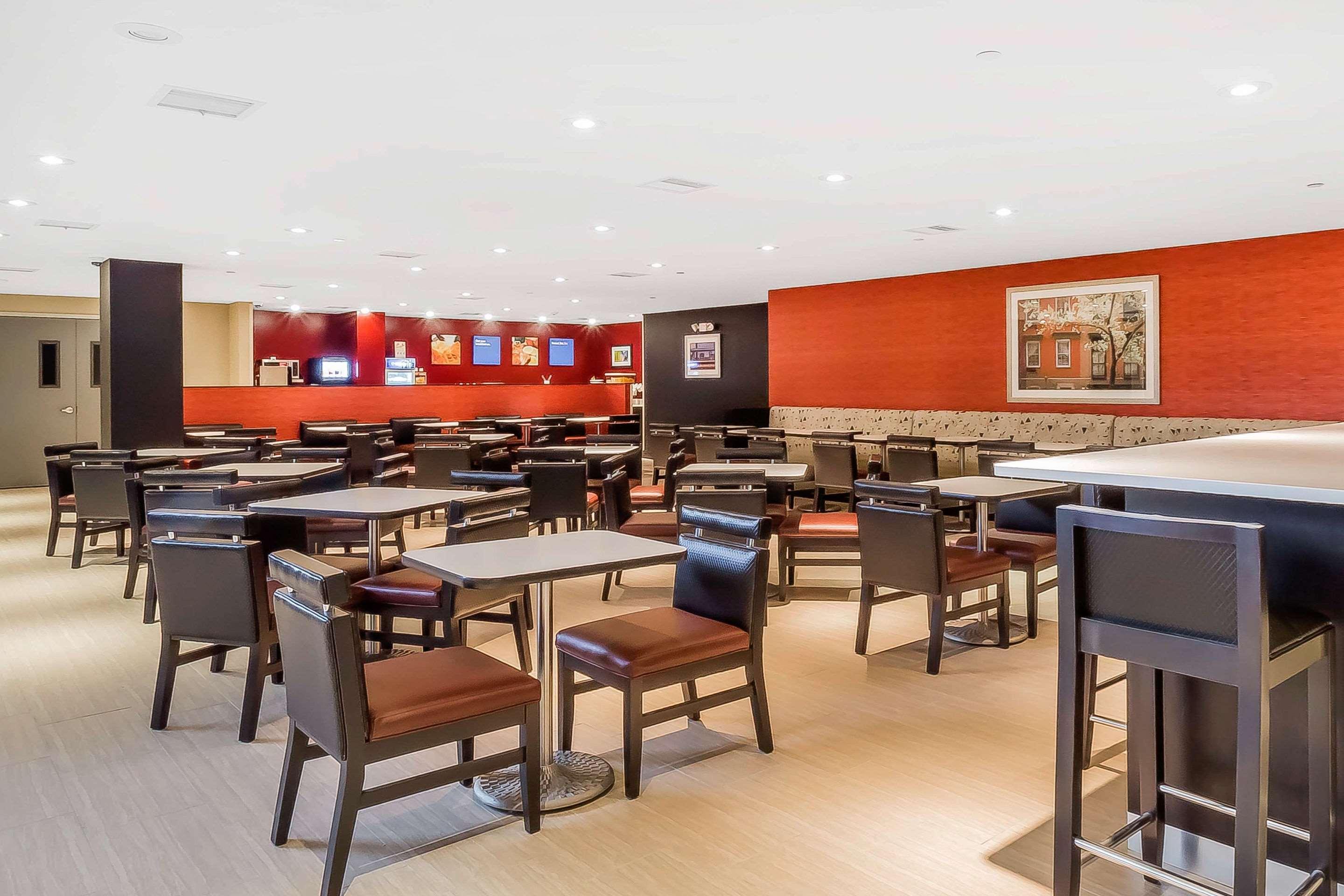 Comfort Inn & Suites Near Stadium New York Bagian luar foto
