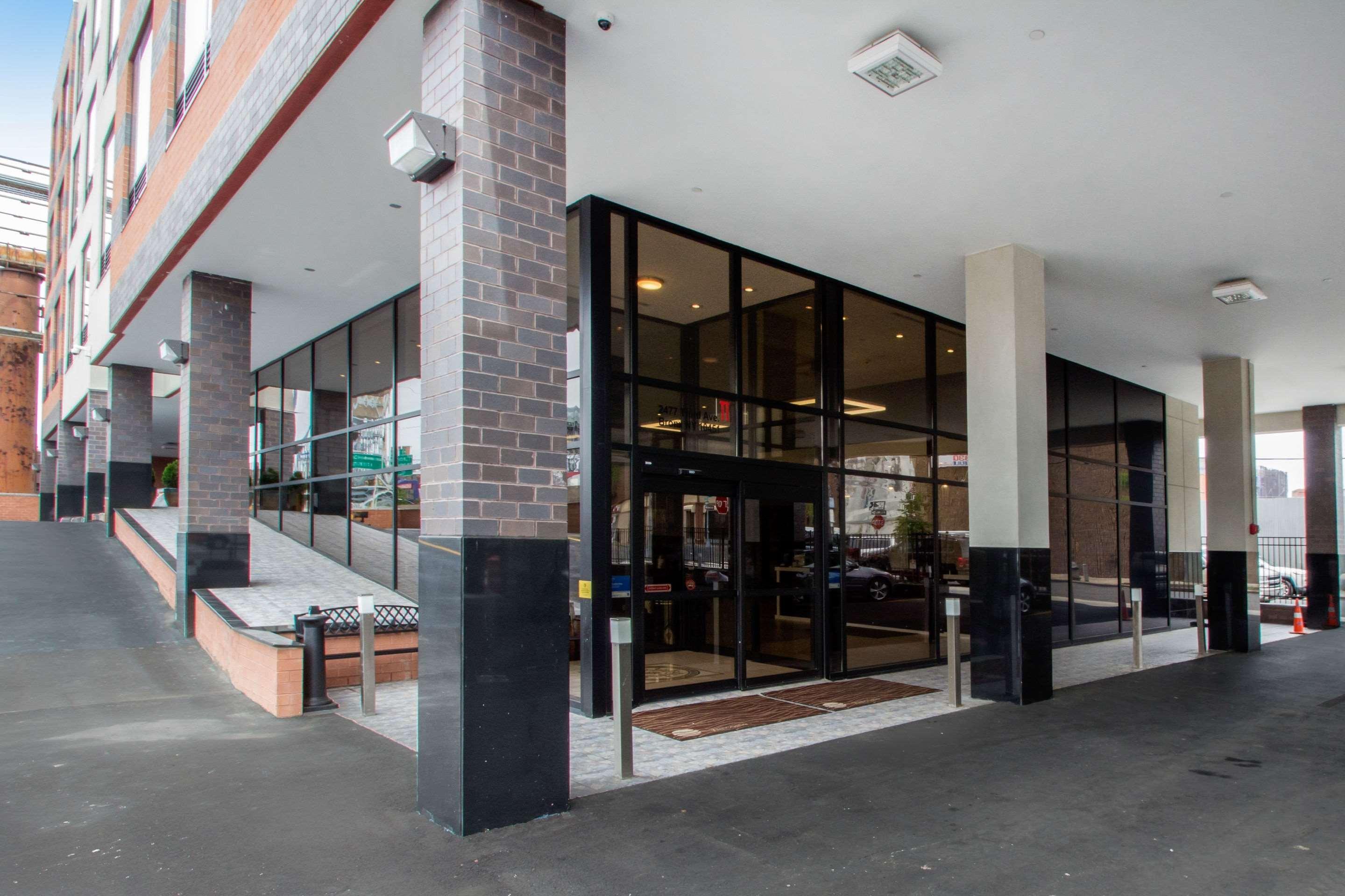 Comfort Inn & Suites Near Stadium New York Bagian luar foto
